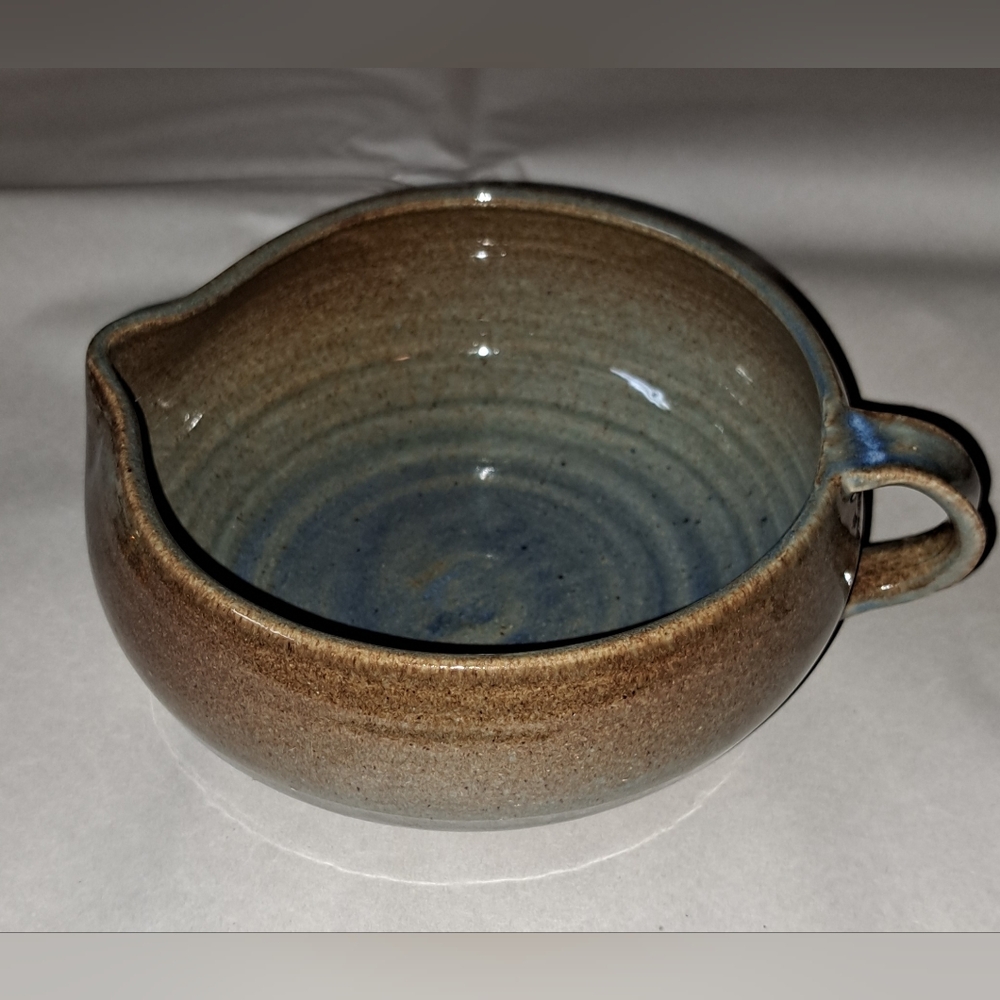 Gorgeous Moss Pottery Pot Luck Studio Mix Pour Handle Bowl MINT Gravy